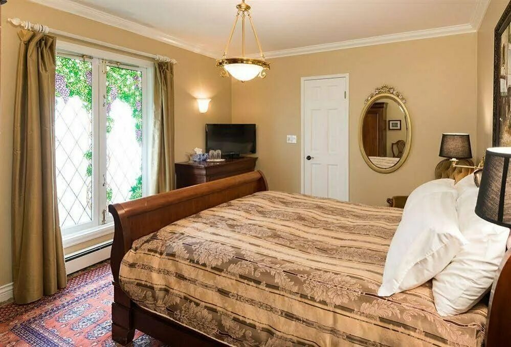 английский клуб красноярск марковского 25. фразы в отеле на английском. образец заявка на бронирование номера в гостинице образец. гостиница на английском. диалог по английскому языку.