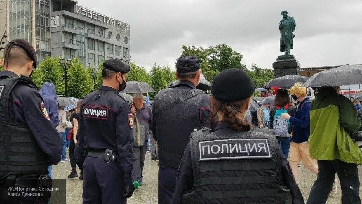 Митинги в Москве 2020. Полиция на Пушкинской площади. Задержание митингующих. Уличный митинг