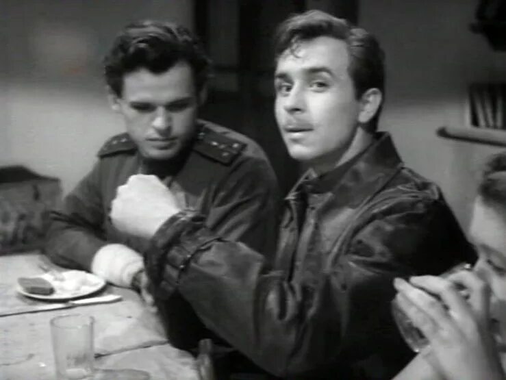 город зажигает огни