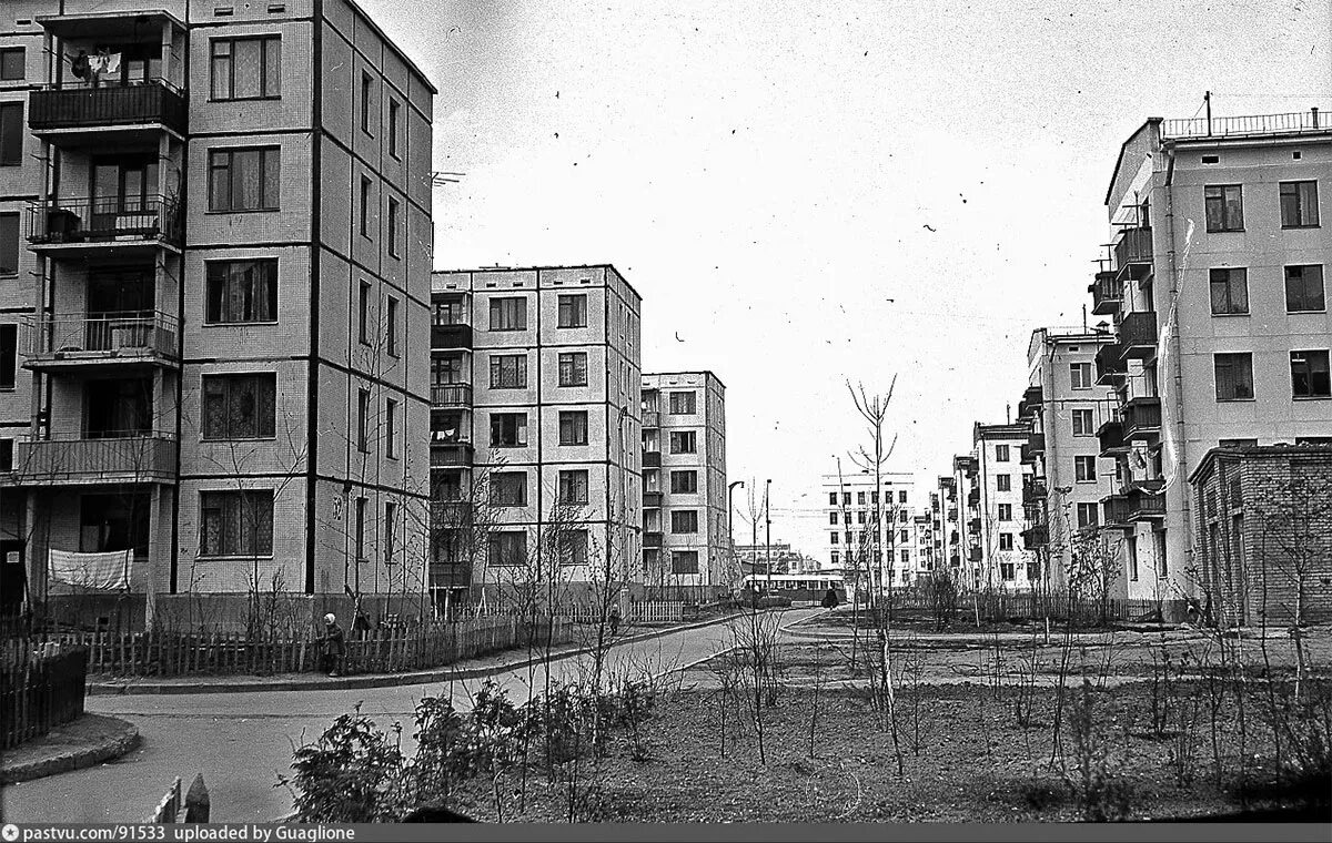 район гетто в россии. "1-468-2" панельный. черно белые хрущевки. серые панельные многоэтажки. темные многоэтажки.