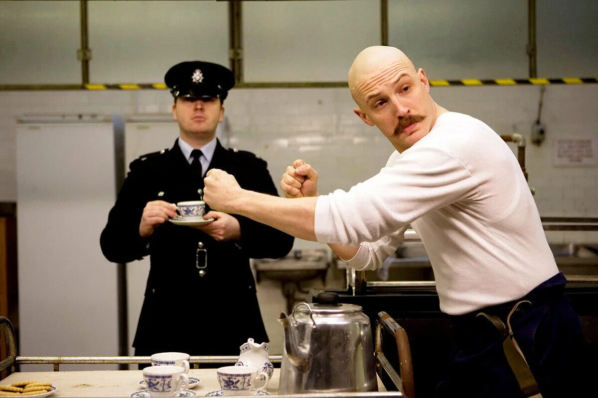 Бронсон с томом харди. Бронсон 2008. Бронсон Bronson 2008. Том Харди Бронсон.