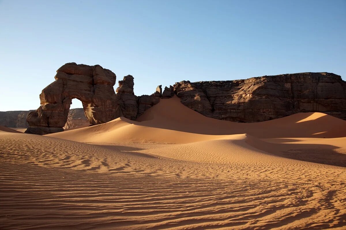 Наибольшая пустыня в мире. Африка сахара. Африка пустыня сахара. Песчаная Ливийская пустыня. Ливийская пустыня в Африке.