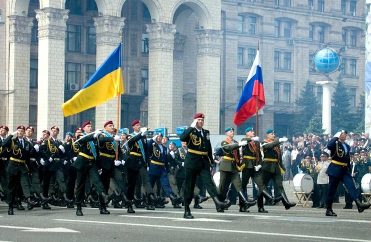 5 мая 2013. Парад Победы в Киеве 2010. Парад 9 мая в Киеве. Парад Победы 9 мая Киев в 2010. Парад в Киеве 9 мая 2010 года.