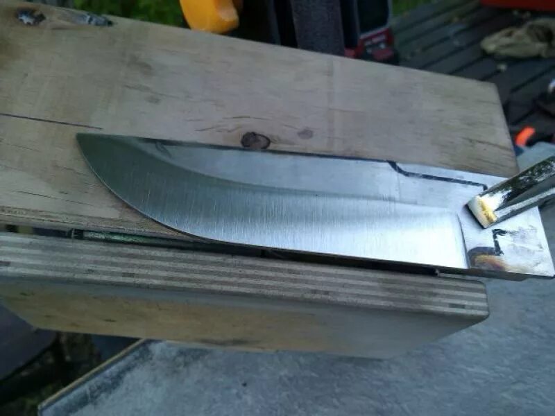 Выведение спусков на гриндере sga-50f. Заточной станок 3с-1 для ножей щепореза. Приспособления для изготовления ножей. Приспособление для гриндера для выведения спусков. Приспособление для спуска ножей на гриндере.