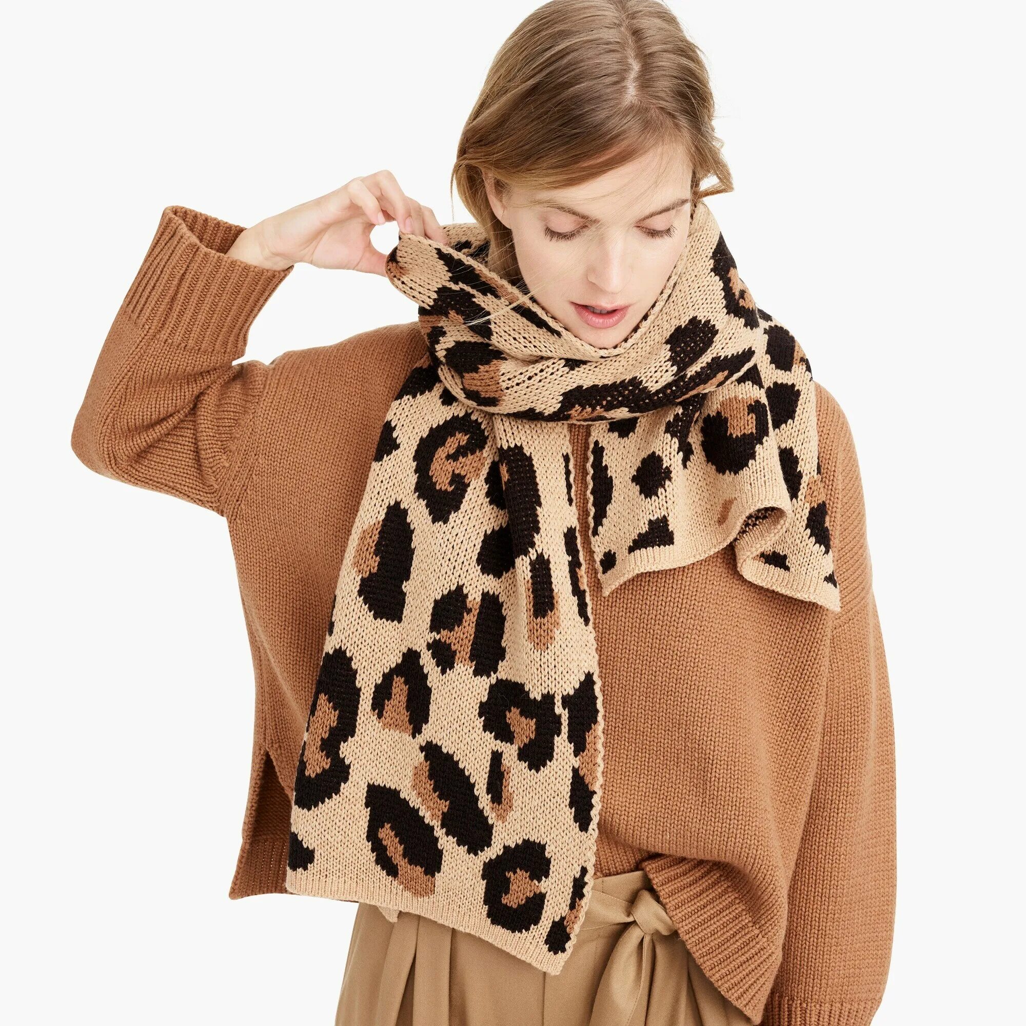 Шарф Gucci Leopard Scarf. Шарф Marc rozier леопардовый принт. Шарф с леопардовым принтом. Палантин с леопардовым принтом.