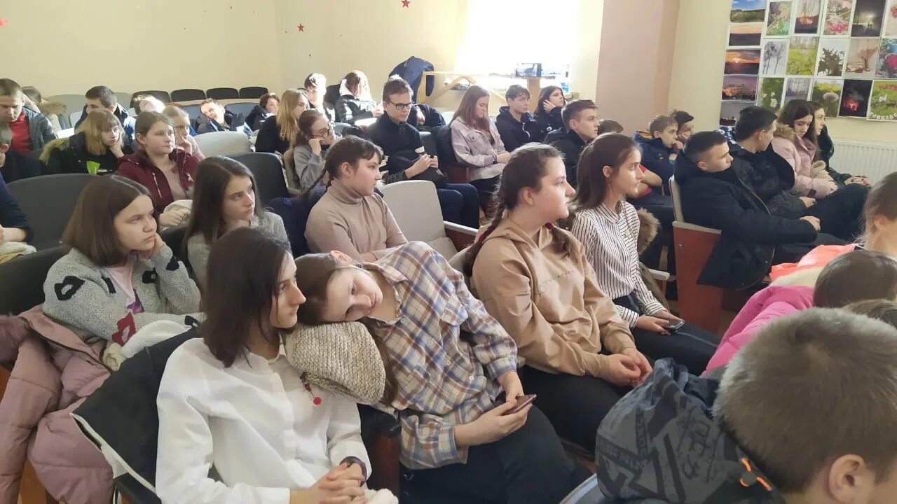 Город ржев школа 9. Пушкинская школа ржев. Моу сош 10 ржев. Финские подростки в школе. Город образования ржев.