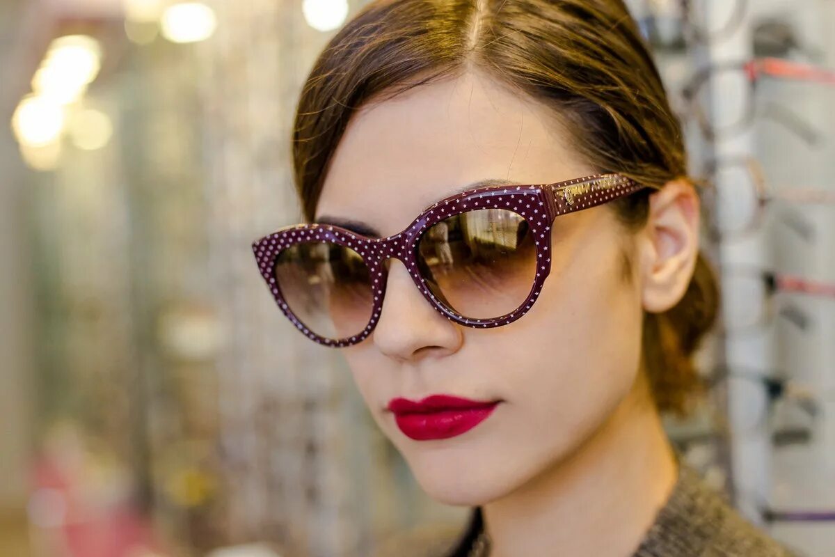 пал москва в очках.