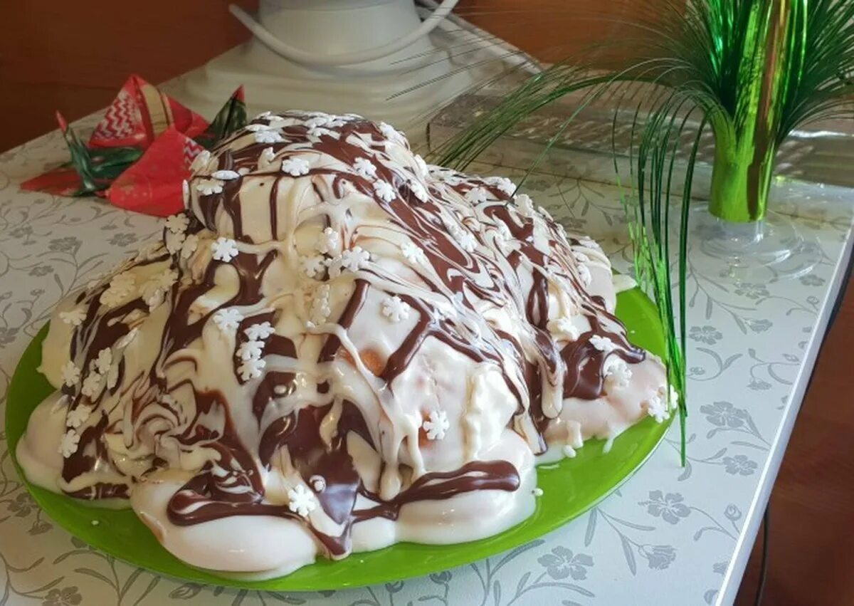 Рецепт торт черепаха пошаговая. Торт черепаха Бабушкино печево. Сметанный торт черепаха. Торт черепаха украшение. Торт черепашка со сметанным кремом.