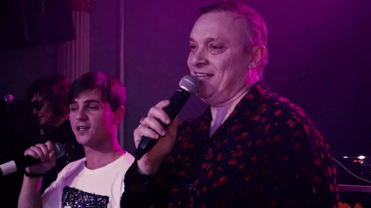 Разин ласковый май песни. Разин ласковый май песни. Разин ласковый май песни. Ласковый май звездная коллекция 2001. Разин ласковый май в молодости.