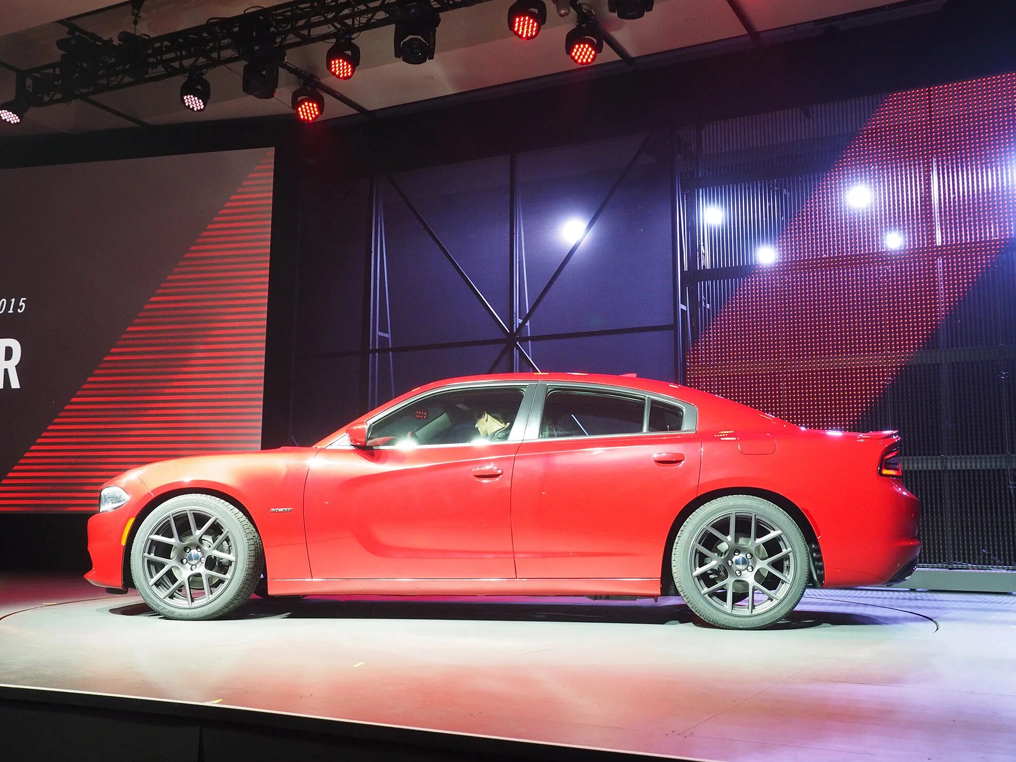 1. Блютуз колонка jbj 001. Додж чарджер седан 2014. Додж чарджер 2010. Додж чарджер 2010.