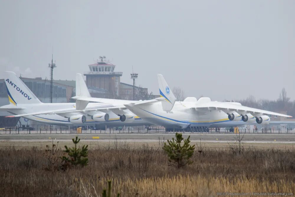 Эх аэропорт гостомель. АН-225 Мрия Гостомель. Лейпциг аэропорт АН 225. Аэропорт Антонов Мрия. Мрия самолет Гостомель.