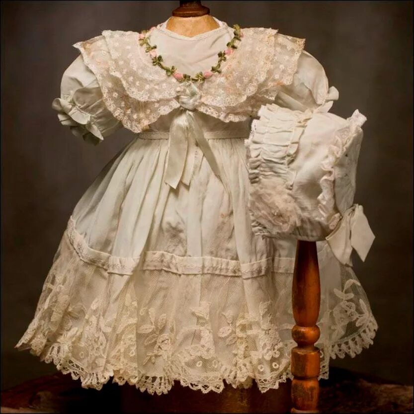 Платья под старину. Боннет Викторианский стиль. Старинные платья. Девочка в старинном платье. Платье для девочки в старинном стиле.