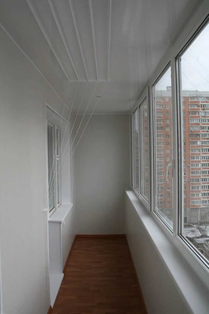 Отделка балкона пластиком. Пластиковый балкон. Пластиковый балкон внутри. ПВХ панели для балкона. Лоджия бу