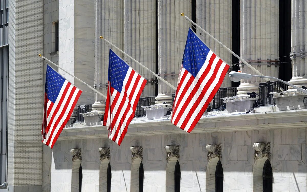 Джером пауэлл фрс. Обвал фондового рынка. Обвал биржи. Санкции сша биржа. Миллиардер олег дерипаска.