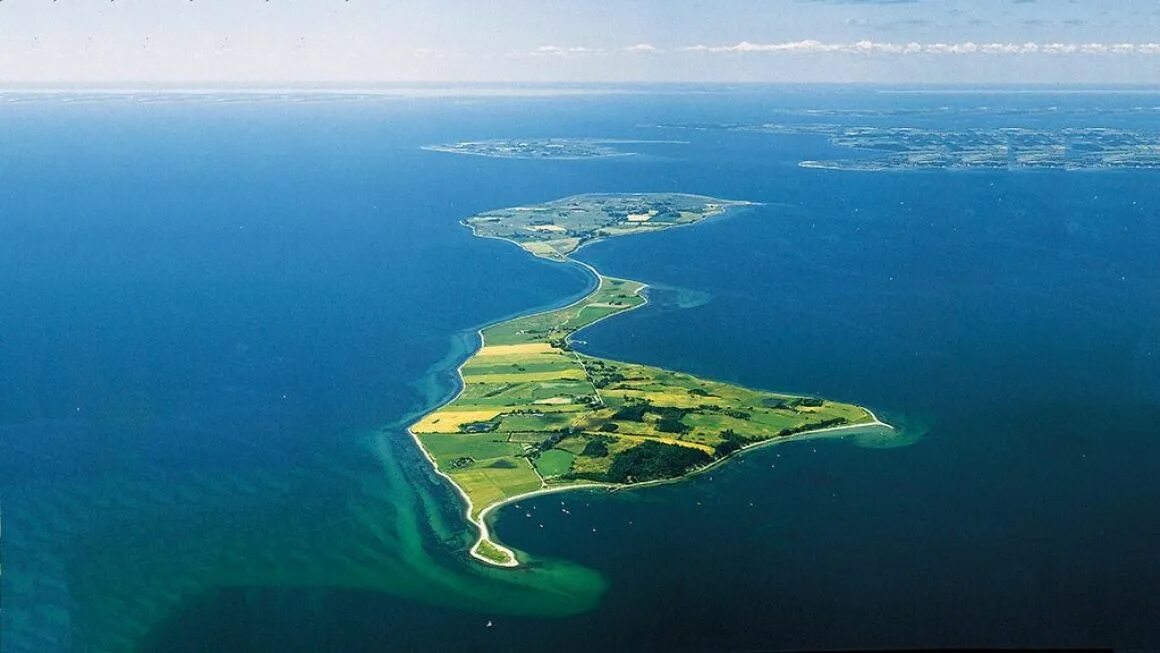 Самый большой остров в дании. Датские острова. Датский архипелаг. Чисуэльские острова.