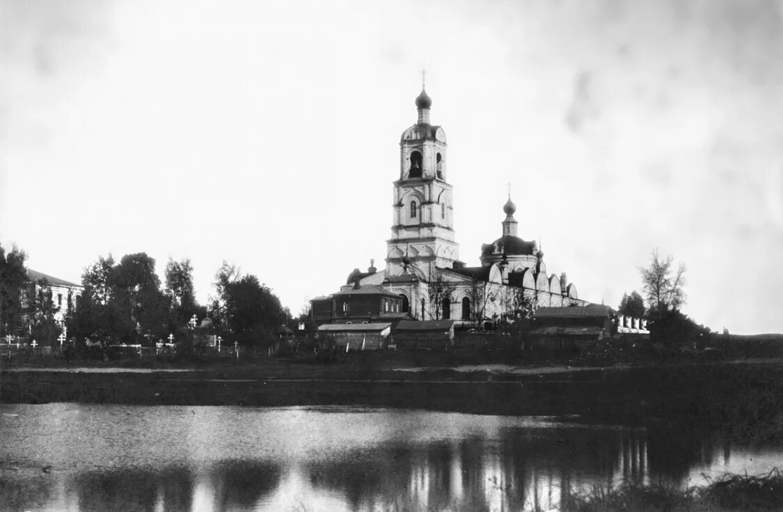 Первая городская орехово. Храм рождества пресвятой богородицы в орехово-зуево. собор рождества пресвятой богородицы орехово-зуево. орехово-зуево старый город. крестовоздвиженский храм орехово-зуево.