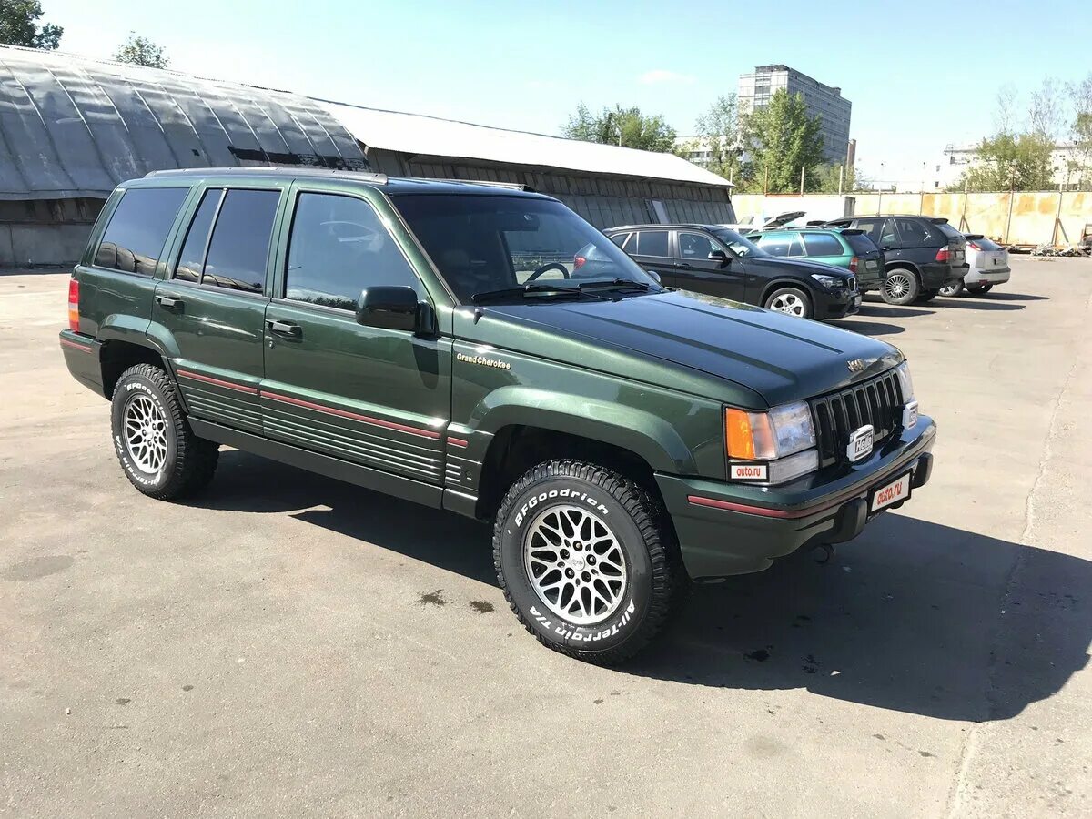 Джип гранд чероки zj купить. Джип Гранд Чероки 1995. Jeep Grand Cherokee 1995 5.2. Jeep Grand Cherokee ZJ зеленый. Jeep Jeep Grand Cherokee ZJ.