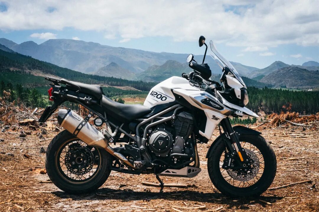 Тайгер 1200. Triumph Tiger 1200. Tiger 1250 Triumph. Триумф Тайгер 1200 XCA. Выхлоп Триумф Тайгер 1200.