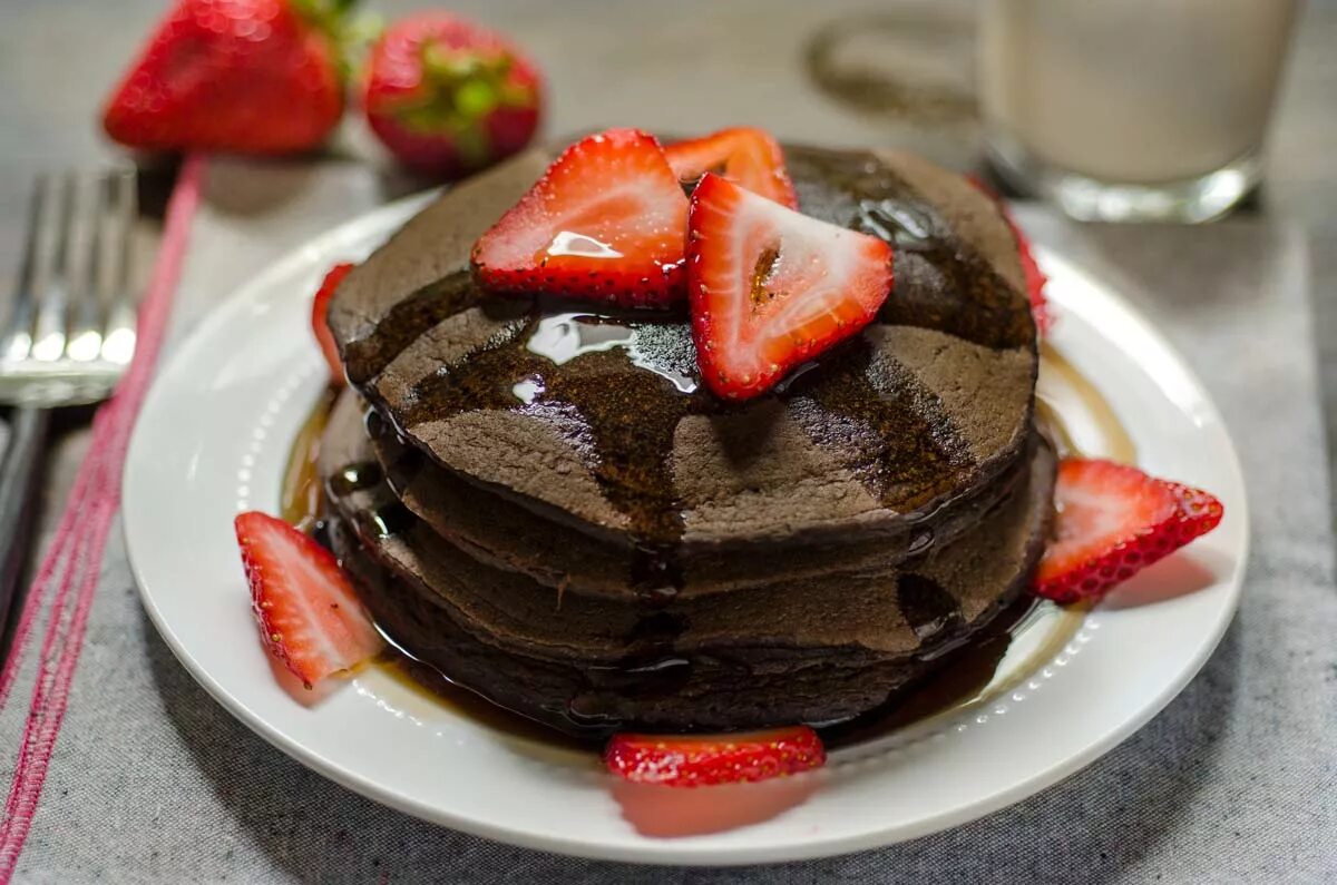 Hot cake. Панкейк шоколадный. Шоколадный Гурман. Панкейки Шоколадница. Шоколадный панкейк грузинский.