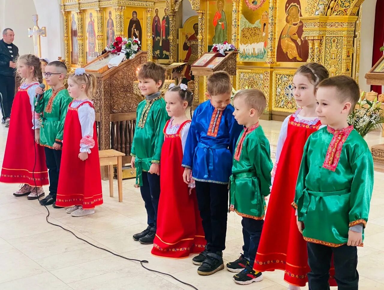 Пасха 5 мая годы. Пасха храм. празднование дня пасхи в храмах ханты -мансийска. осетинская церковь пасха. цвет одежды на пасху в храме.