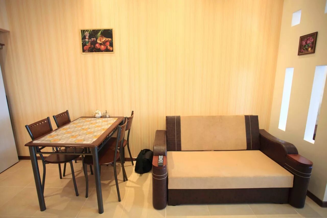 Кача авиаторов 33а. Кача морские дачи. Морские дачи кача крым. Отель парус кача крым. Кача сдам.