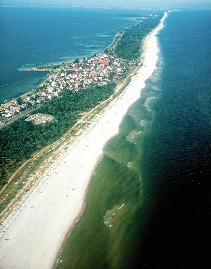 Пляжи балтики. Колобжег море. Хельская коса польша. В польше есть балтийское море. Пляжи польши.