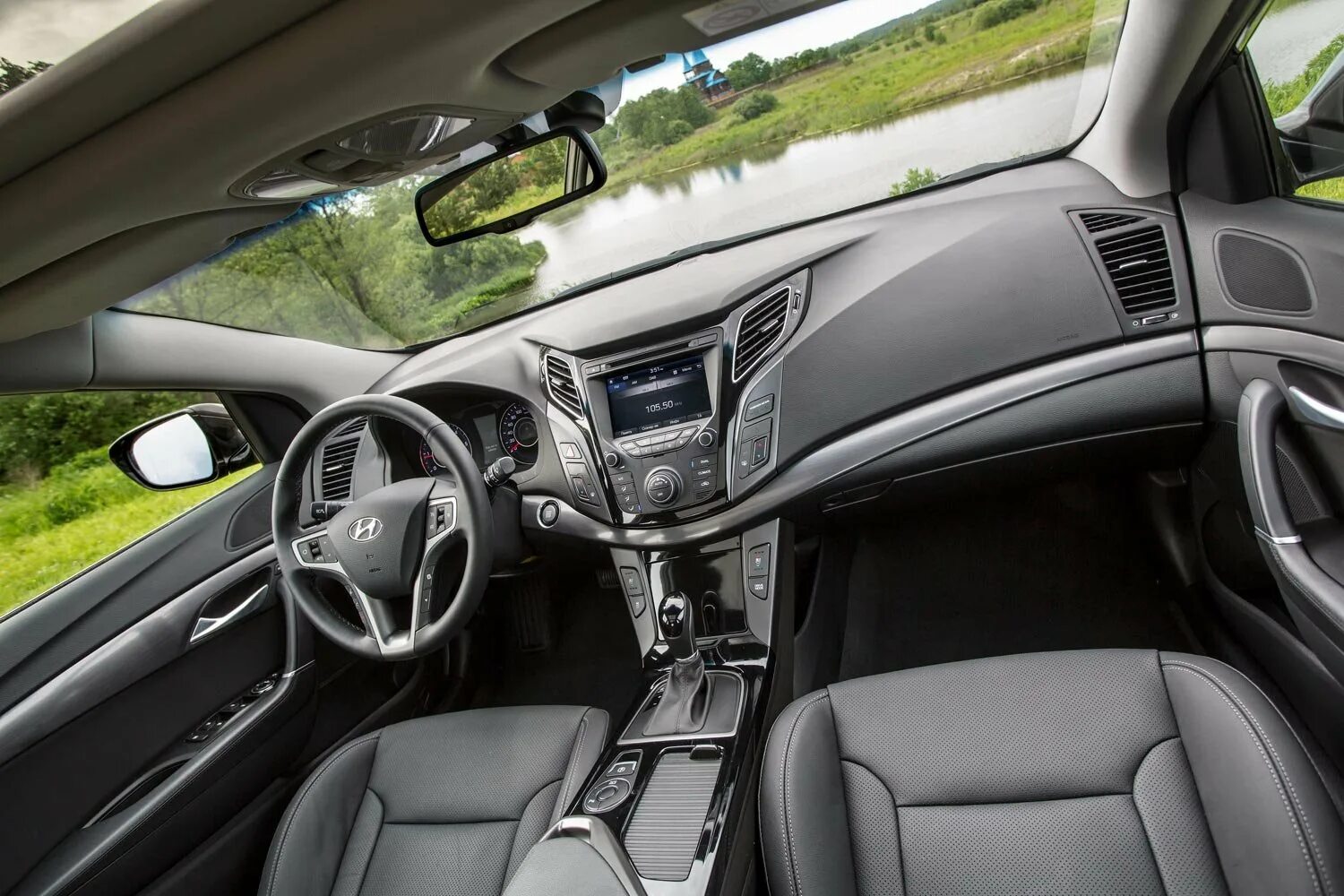 Хендай изнутри. Hyundai i40 салон. хендай i40 салон. hyundai i40 седан салон. хендай ай 40 салон.