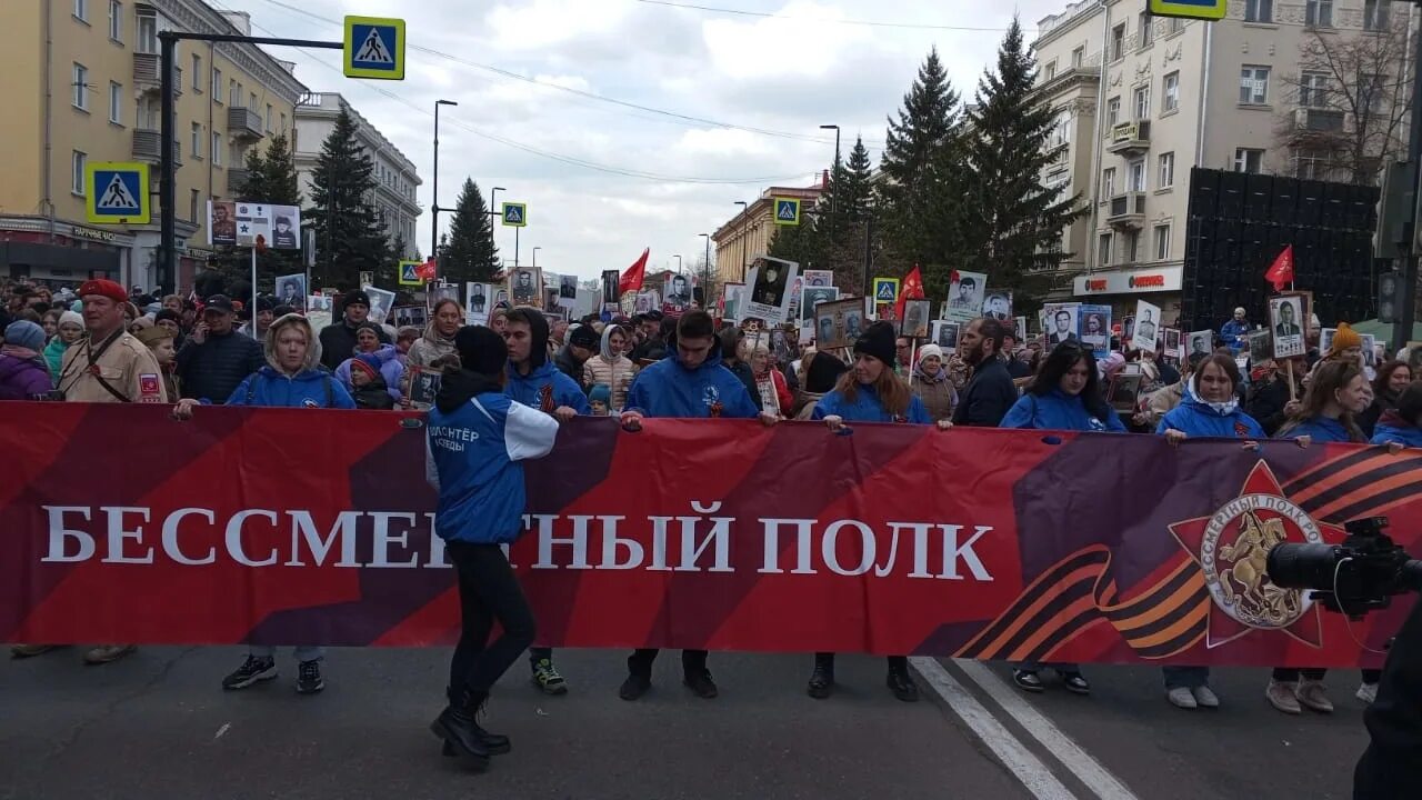 Концерты красноярск 2022 май. 9 Мая Красноярск. День Победы Красноярск. Праздник 9 мая в Красноярске. Концерт к 9 мая на театральной площади.