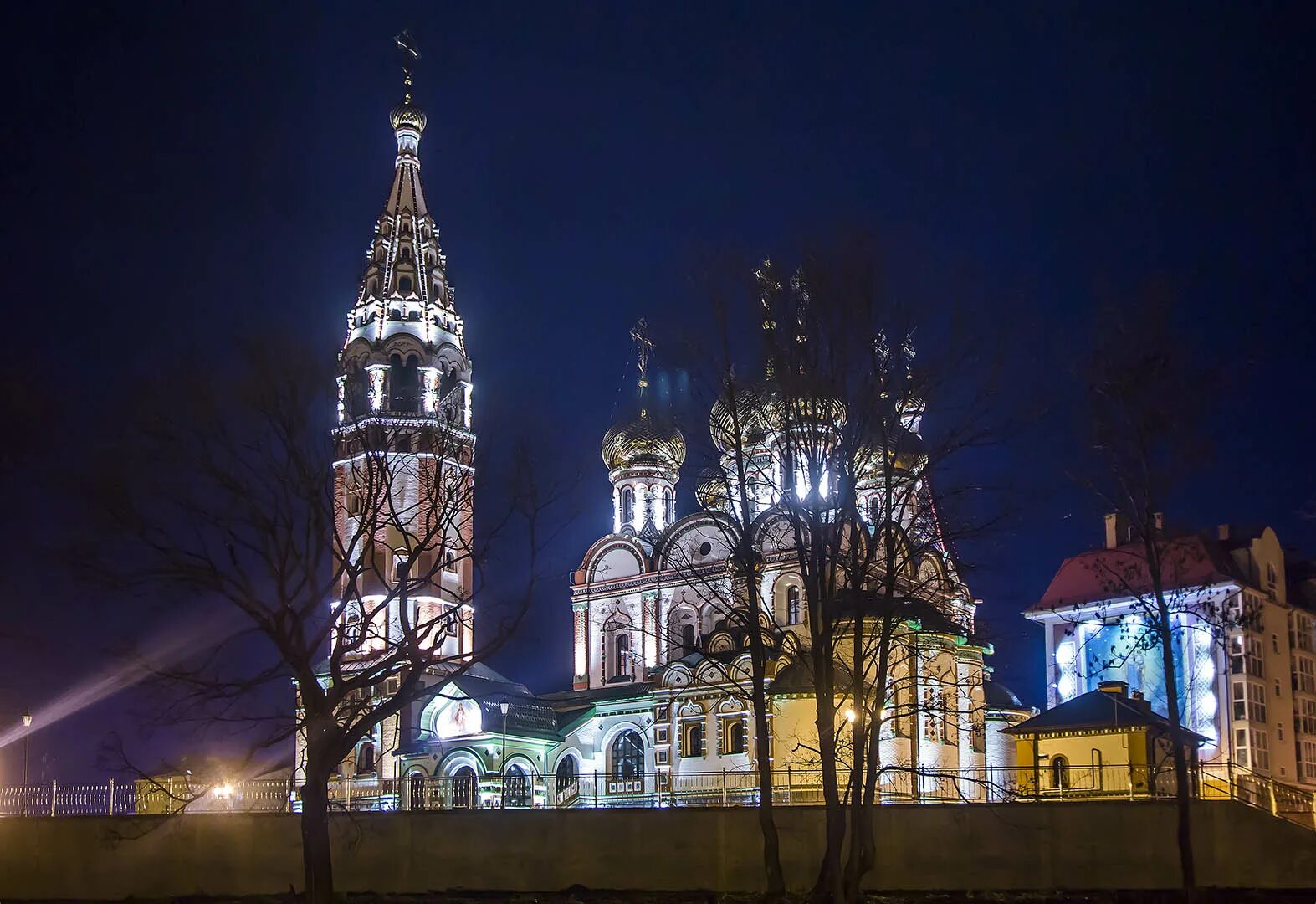 храм снаружи. христианский православный храм. храм в новофедоровке сакского района. храм всех святых гусев калининградская область. храм федора ушакова в севастополе.