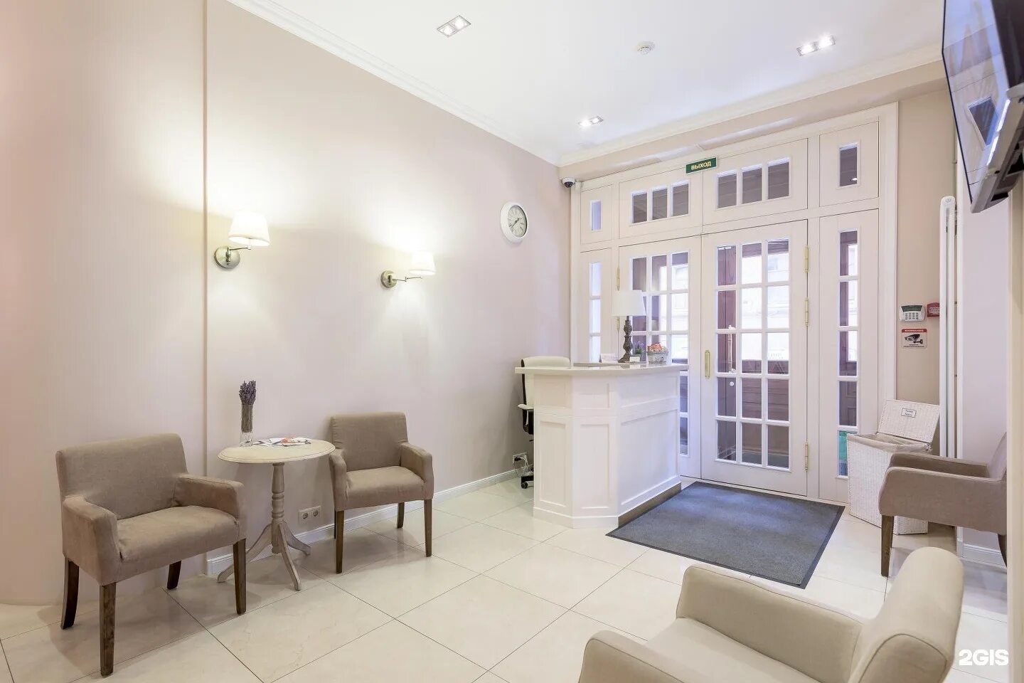 Петербург салон 18. Селфи в салоне красоты. Ола салон красоты спб. Эстетик лаб салон красоты. Отель гамма санкт петербург спа салон.