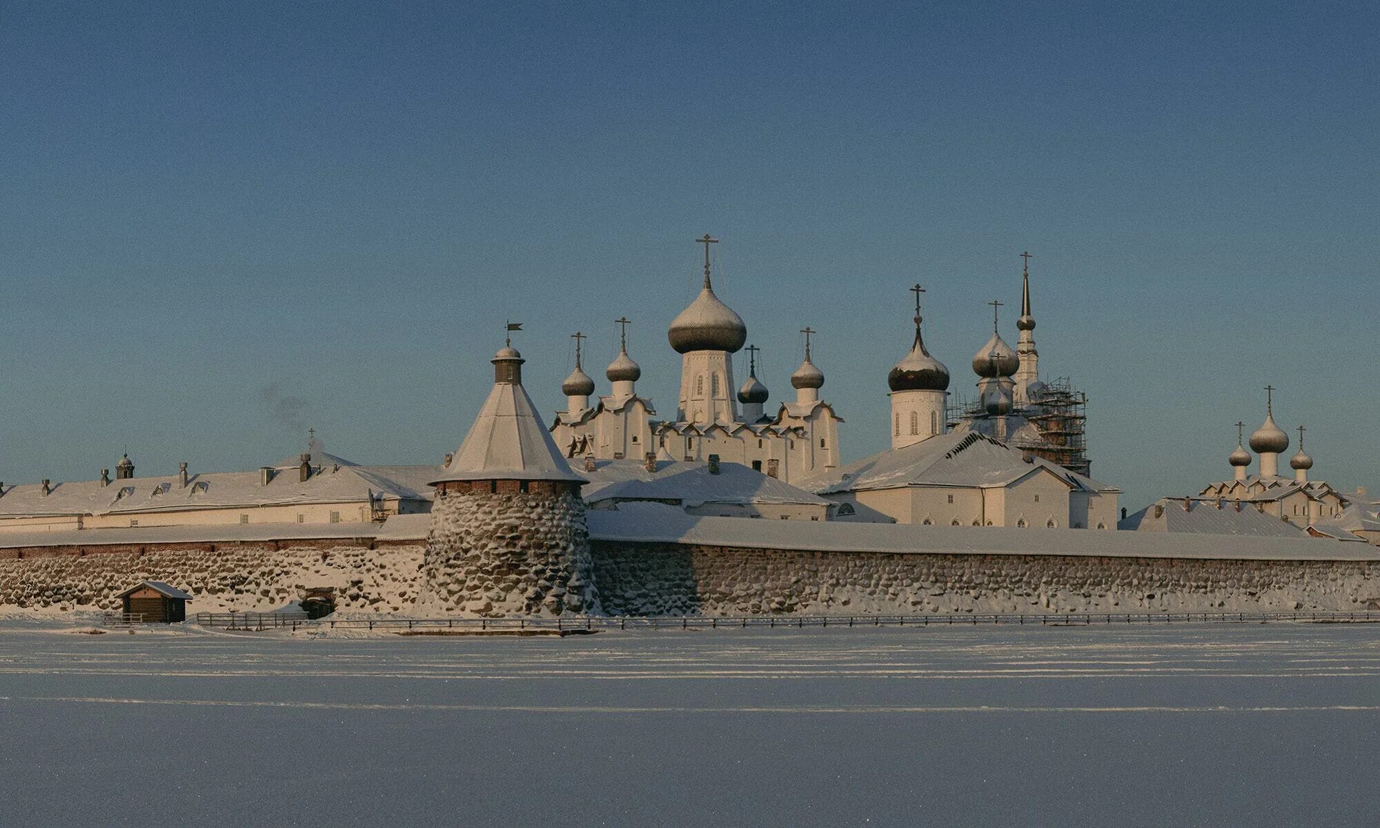 Стаи чаек у соловецкого архипелага. Фонд соловецкого. Поплавский фонд соловки. Соловки. Соловки лодки.
