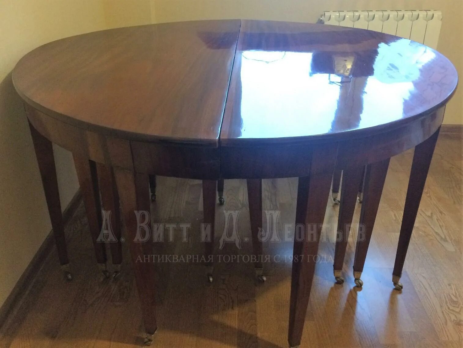 стол сороконожка. стол раскладной сороконожка. стол антикварный обеденный. стол сороконожка антикварный. раздвижной стол 19 века.