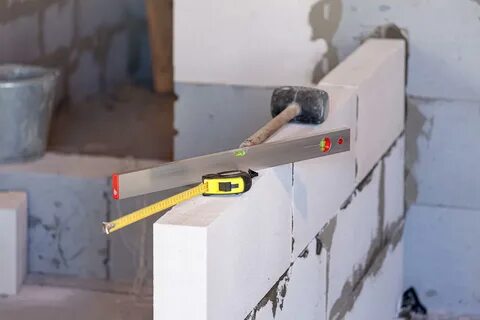 Вешаем на газоблок