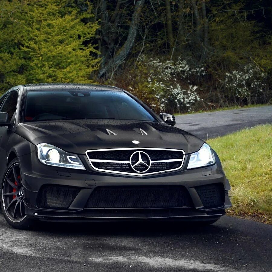 Mercedes Benz c63 AMG. Мерседес Бенц с 63 АМГ черный. Мерседес с63 черный. Merc c63 AMG.