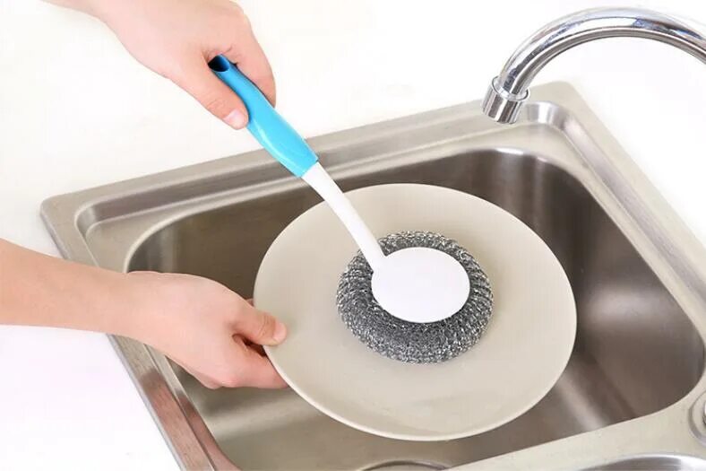 Отмыть посуду клеем. Щетка для мытья посуды с ручкой. Помыть посуду. Шетка для чистки посуды от остатков еды. Палочка для чистки кухонной утвари.