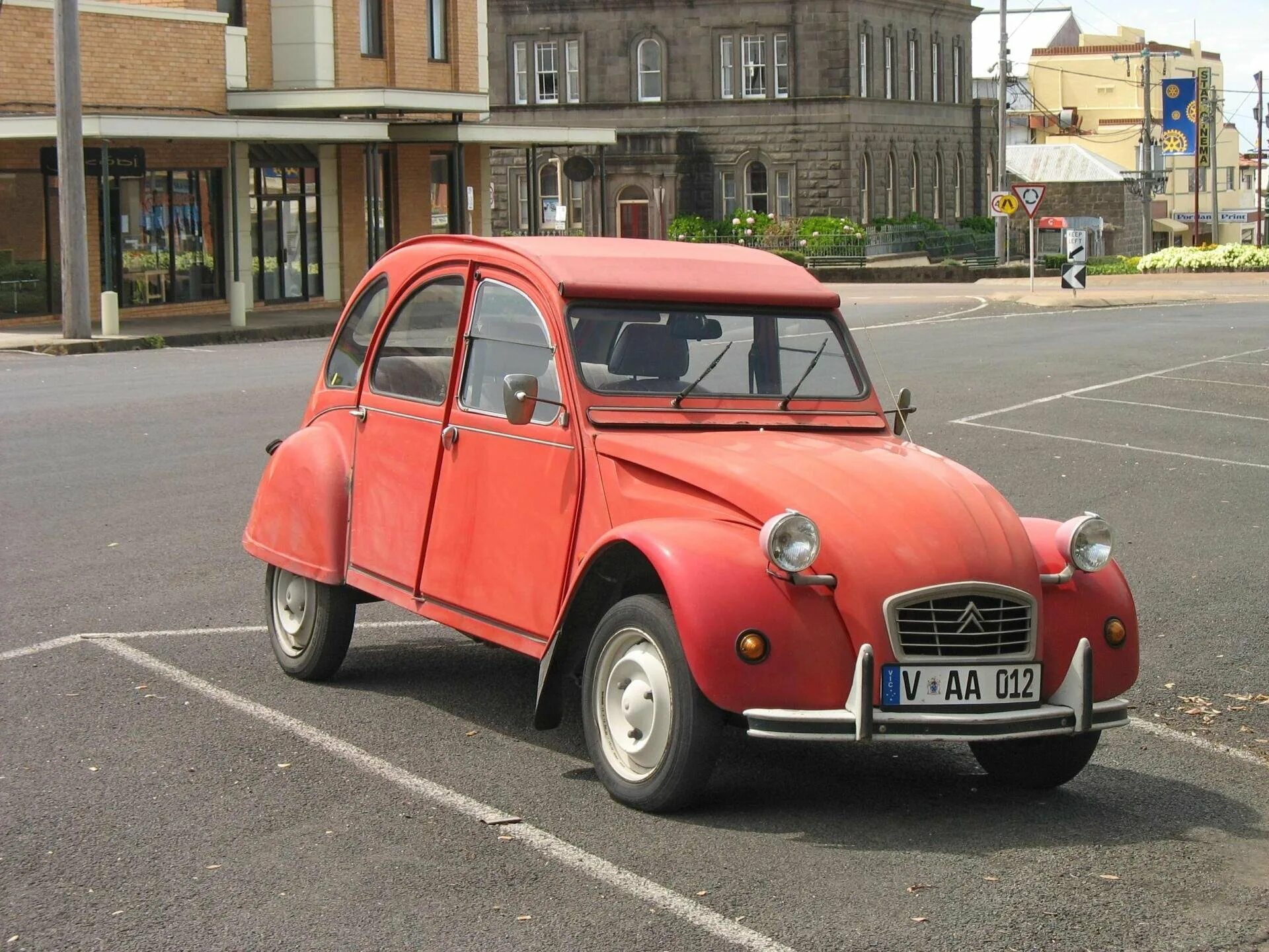 Ситроен 2cv 1948. Citroen ds 35. Citroen 2cv 1949. Старый ситроен. Citroen 2cv 2.