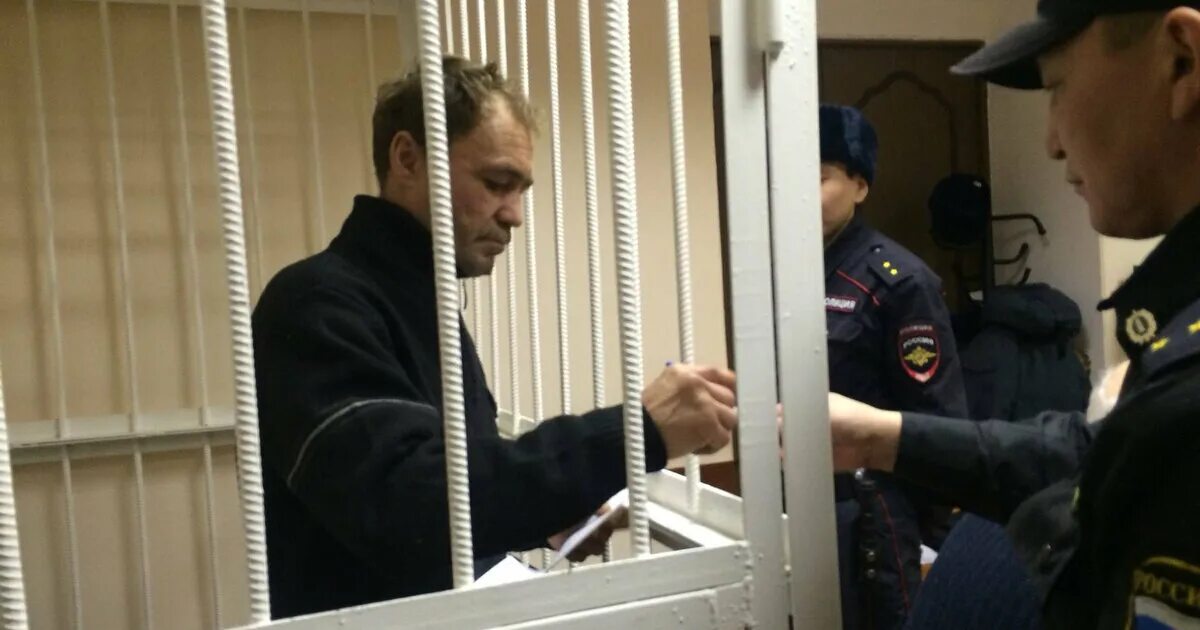 Парень за решеткой. Письмо матери сыну. Письма к сыну. Отправила сына в тюрьму. Письмо сыну от мамы.