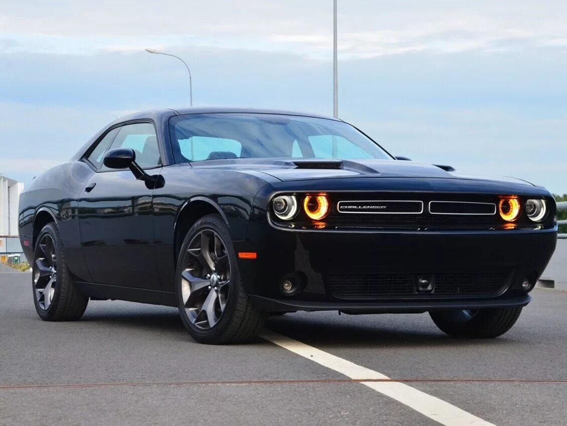 Купить додж б у. Додж Челленджер 3. Dodge Challenger 3.6. Додж Челленджер 2. Dodge Challenger III Рестайлинг 2.