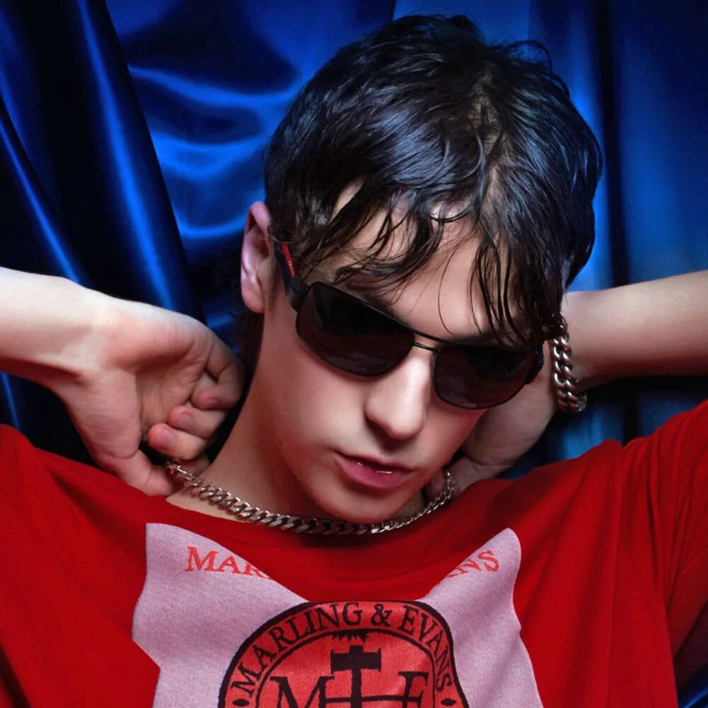 Bladee raper. Бенджамин рейхвальд. Bladee rapper. Bladee gluee. Bladee rapper.