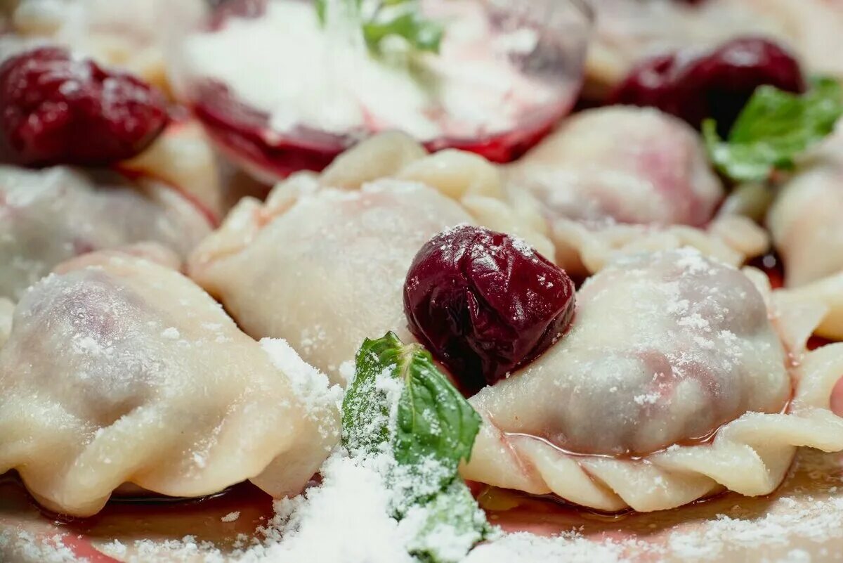 Вкусное тесто для вареников с вишней рецепт. Вареники с вишней на пару. Теста для вареников с вишней. Вкусное тесто для вареников с вишней рецепт. Вкусное тесто для вареников с вишней рецепт.