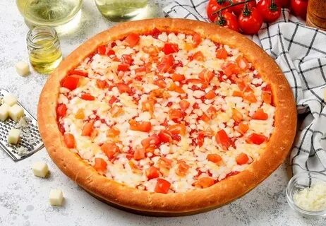 Простая пицца с помидорами