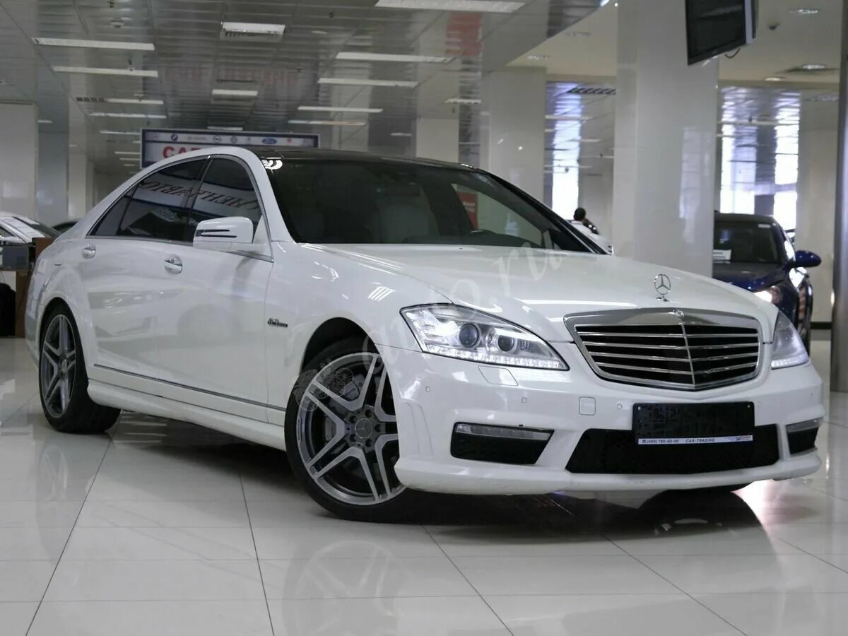 Купить мерседес w221. Mercedes 221 AMG 6.5. Mercedes Benz 221 AMG 63. Мерседес 221 АМГ белый. Мерседес 221 2008 АМГ.