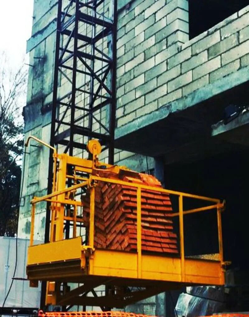 Подъемник тп. Мачтовый грузовой подъемник пмг 2000. пмг-2000 строительный подъемник. мачтовый подъемник пмг 1000. мачтовый подъемник 2000 кг.