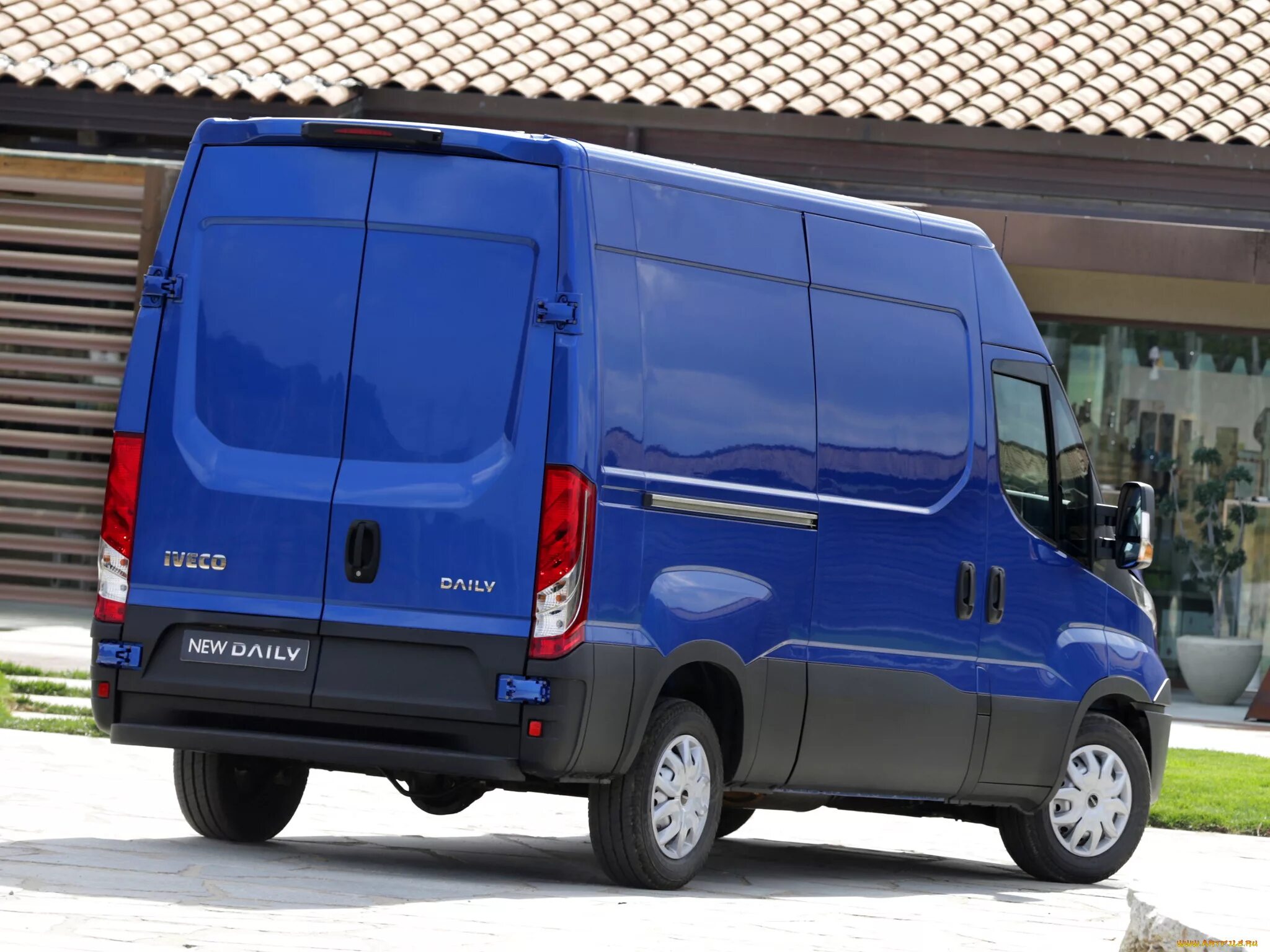 Ивеко дейли 2014. Машина Ивеко Дейли. Iveco Daily van. Ixeco Deli.