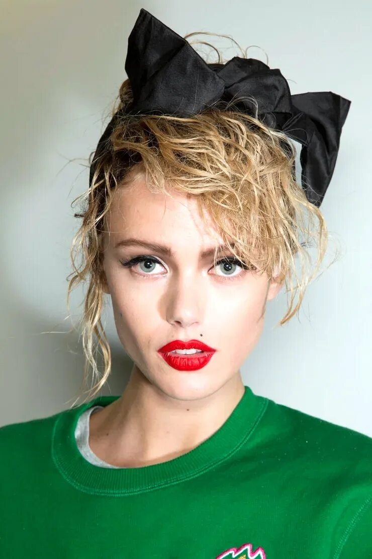 Причёски и макияж 90-х. Прическа и макияж 90х. Причёски и макияж 90-х. Прическа и макияж 90х. Макияж 80-х.