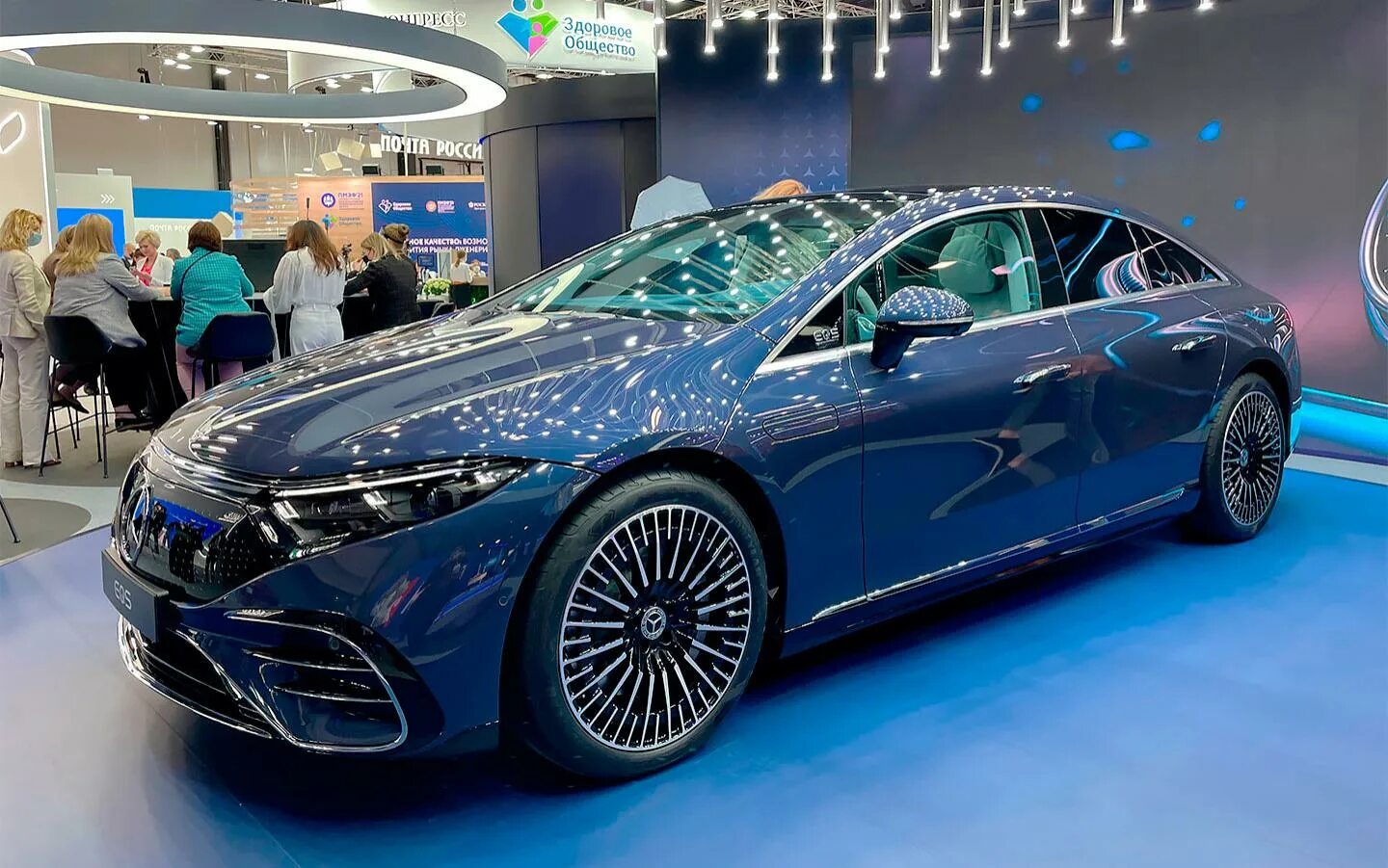 Mercedes Benz EQS 450. Мерседес Бенц EQS 400. Мерседес EQS 2024. Mercedes электромобиль EQS 2023. Топ автомобилей 2024 года