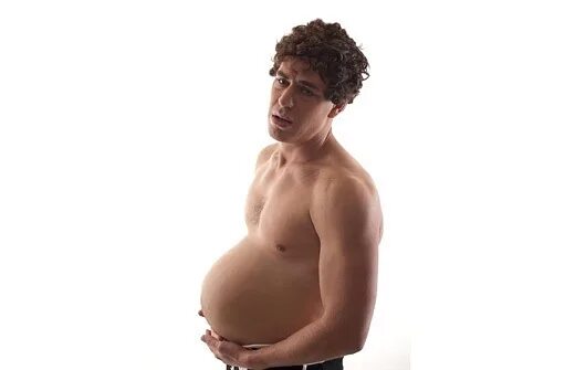 Фото беременный мальчик. Беременный мальчик. Беременные мужчины. Беременные мальчики подростки. Мужская беременность.