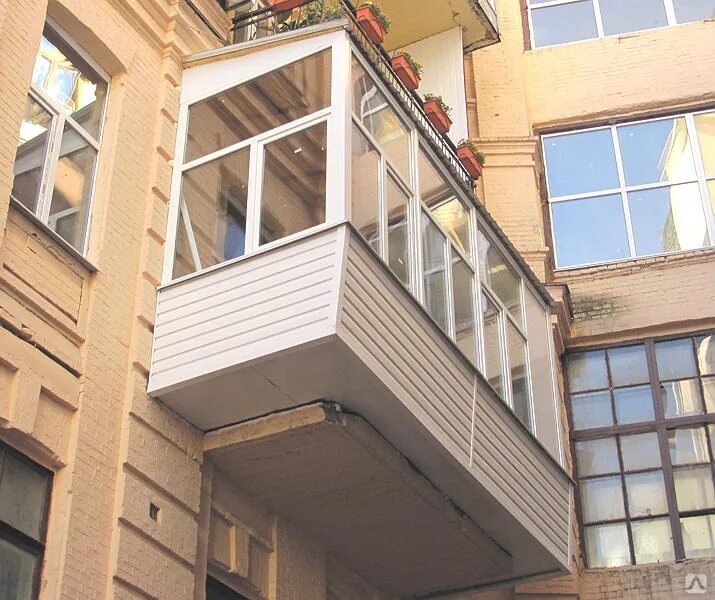 Изготовление лоджии. Выносной балкон. Лоджия с выносом. Остекление балконов. Выносное остекление лоджий.