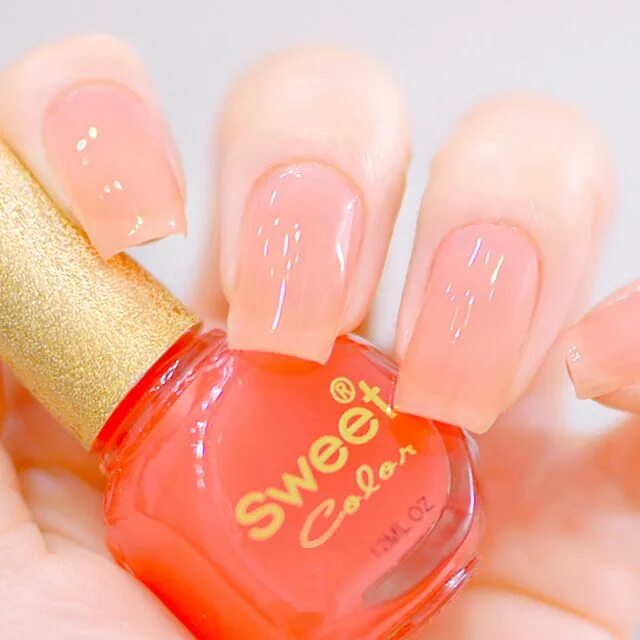 Витражный лак для ногтей. Прозрачные розовые ногти гель. Прозрачный лак. Гель лак джелли эффект. Цветной прозрачный лак.