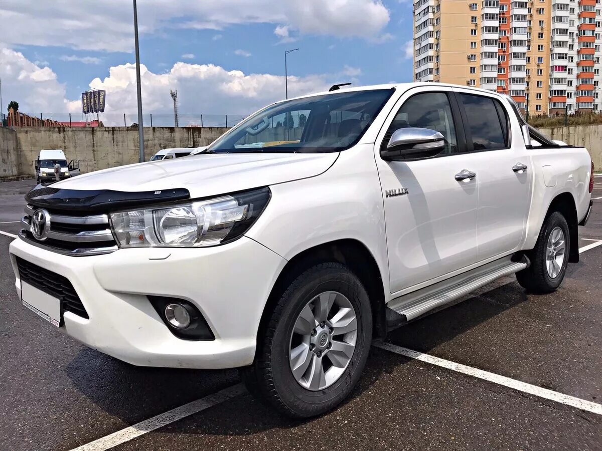 Куплю тойота хайлюкс цена. Toyota Hilux 2015. Toyota Hilux 2015г. Тойота Hilux 2015. Тойота пикап Хайлюкс 2015.